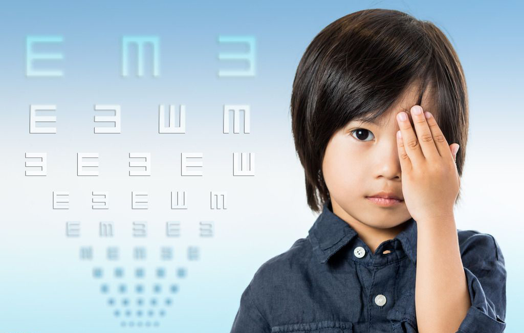 深圳視普泰驗(yàn)光師培訓(xùn)學(xué)院強(qiáng)烈告誡不同的年齡階段應(yīng)該如何保護(hù)眼睛？