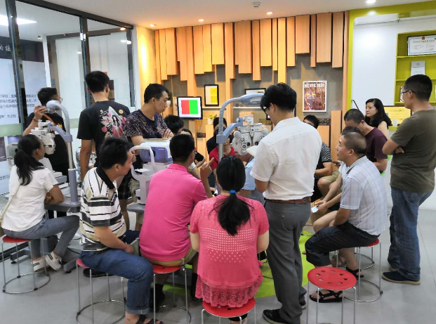 深圳初級(jí)眼鏡驗(yàn)光師培訓(xùn)班報(bào)名開(kāi)始了，名額有限?。。? width=
