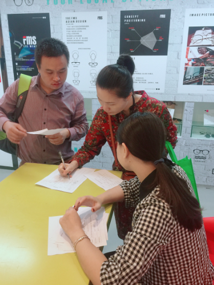 深圳視普泰第四屆驗光師定配工培訓(xùn)班順利畢業(yè)！?。? width=