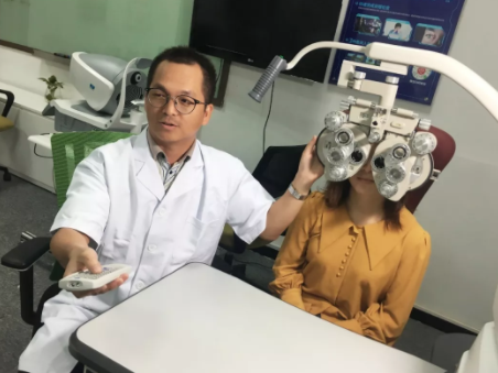 眼視光學(xué)大咖深度解析眼健康白皮書：重視配戴者教育，提升配戴者依從性
