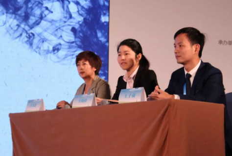 2018全國(guó)近視眼防控高峰論壇辯論賽實(shí)錄：近視防控以家庭還是學(xué)校為主導(dǎo)？