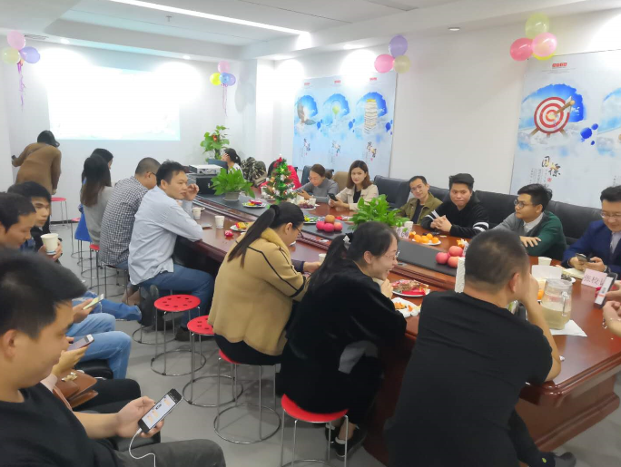 視普泰眼鏡培訓(xùn)“圣誕歡樂趴”活動(dòng)圓滿結(jié)束?。?！