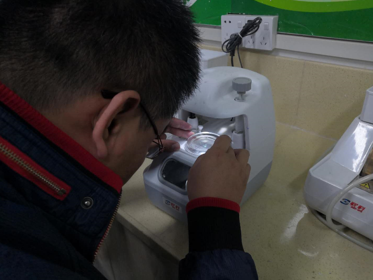 深圳視普泰驗(yàn)光定配工培訓(xùn)第五屆技能班順利畢業(yè)
