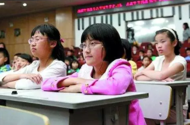 全國人大代表郭乃碩：許多幼兒入學前近視，建議篩查學前兒童眼部健康