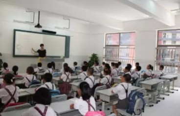 3年“教室燈光”監(jiān)測，哈爾濱市中小學(xué)衛(wèi)生保健所長建議從光源入手防控近視