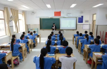 3年“教室燈光”監(jiān)測，哈爾濱市中小學(xué)衛(wèi)生保健所長建議從光源入手防控近視
