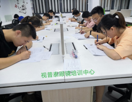 視普泰第七屆驗光定配技能精修考證班順利畢業(yè)?。。? width=