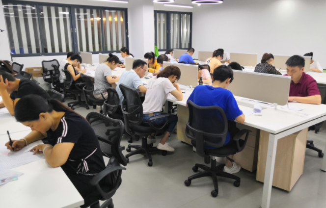 視普泰第七屆驗(yàn)光定配技能精修考證班順利畢業(yè)！?。? width=