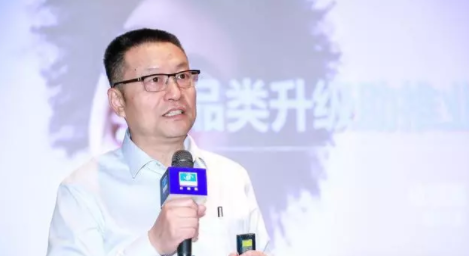 品類功能化升級，創(chuàng)造極致感體驗：依視路聯(lián)合歐萊雅舉行跨界培訓會