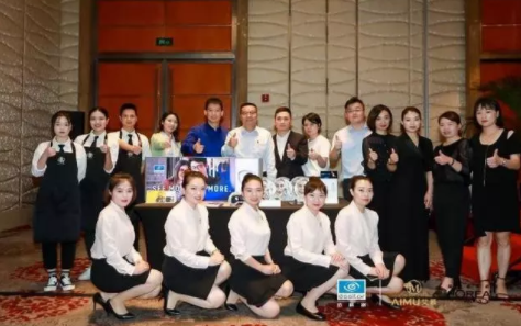 品類功能化升級，創(chuàng)造極致感體驗：依視路聯(lián)合歐萊雅舉行跨界培訓會