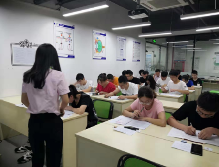 視普泰第八屆驗(yàn)光定配考證培訓(xùn)技能精修班學(xué)員畢業(yè)啦?。?！