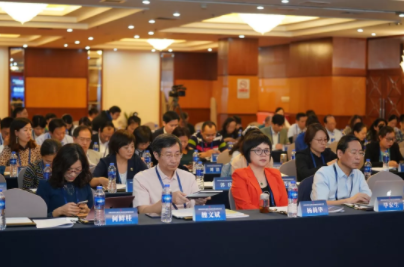 全國(guó)綜合防控兒童青少年近視專家宣講團(tuán)集體備課，已完成2000多萬(wàn)人次宣教